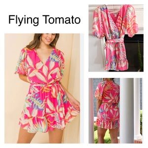 Flying Tomato Shore Thing Tropical
Print Romper Fuchsia | Size S | NWOT